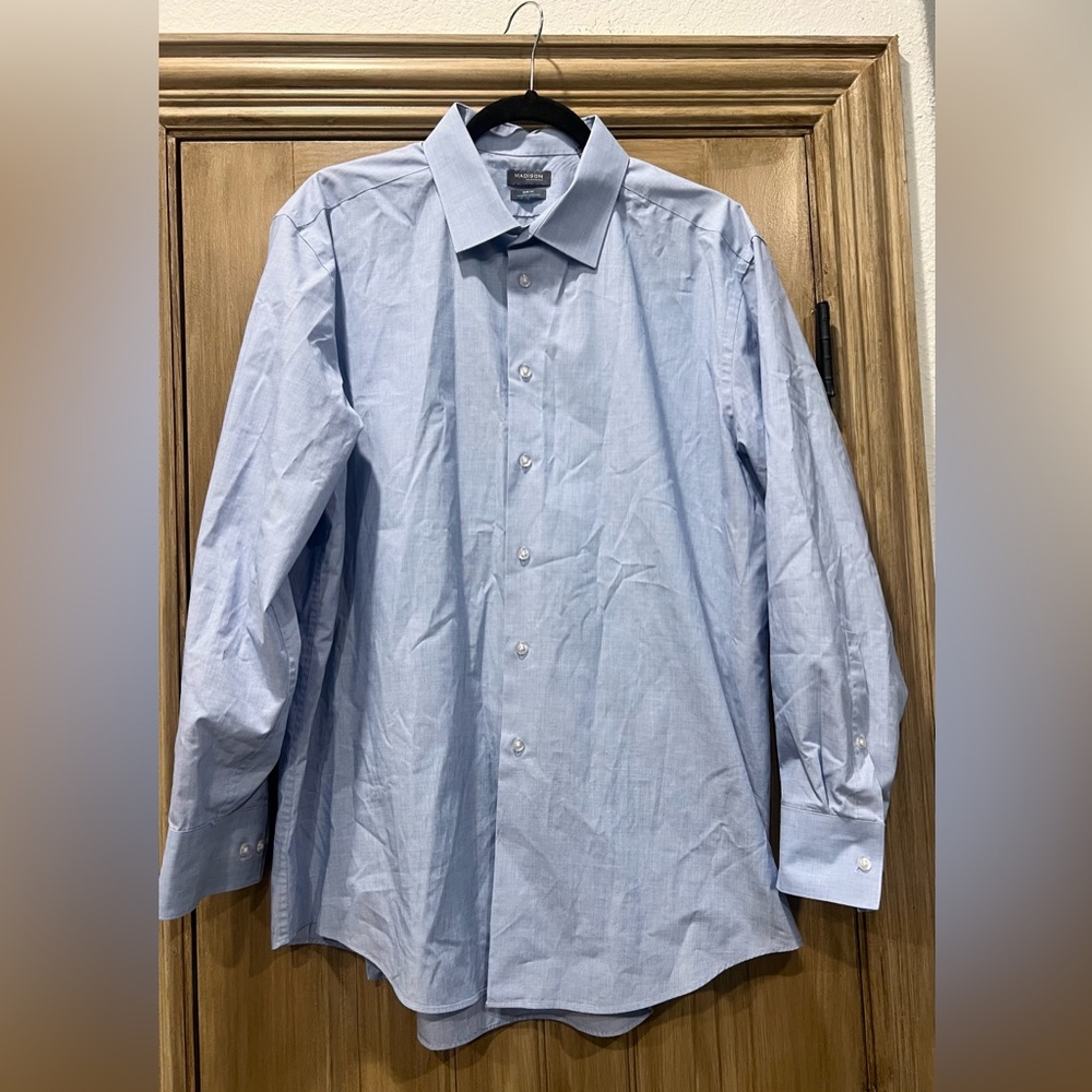 Madison Slim Fit Men’s Button Up Shirt size L